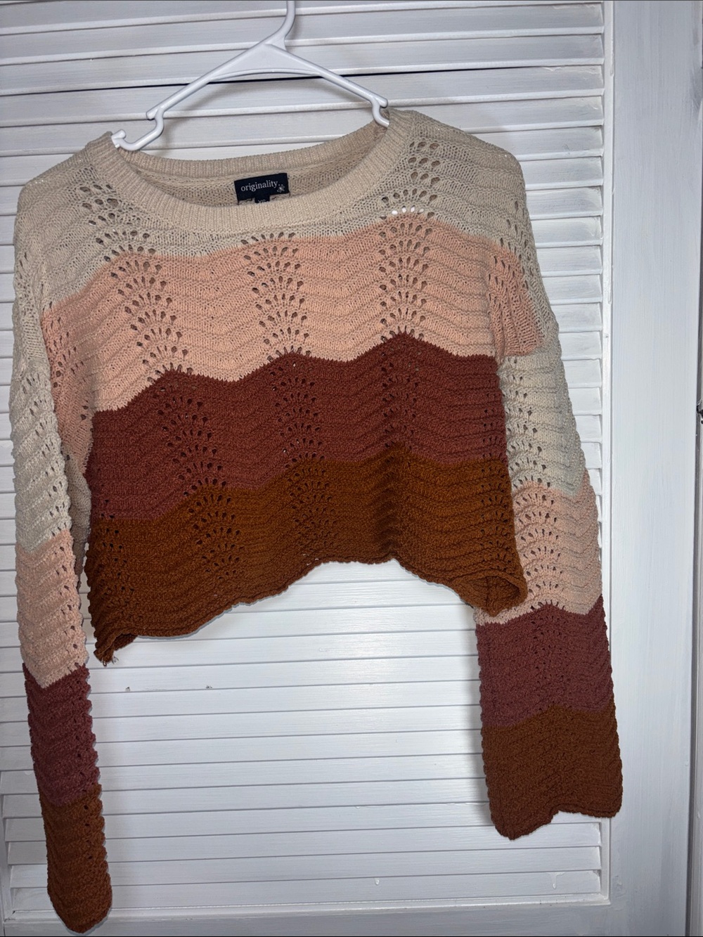 Originality Wave-Stripe Cropped Sweater in Cream, Blush Pink & Rust